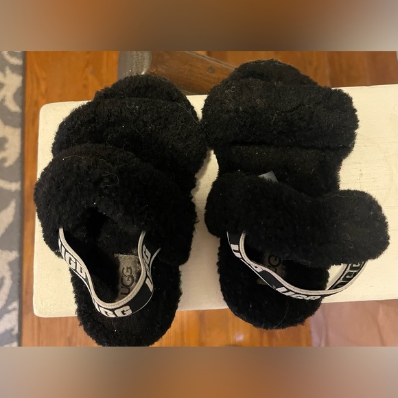 UGG Fluff Yeah Sheepskin Slides Toddler Size 9 - Picture 2 of 4